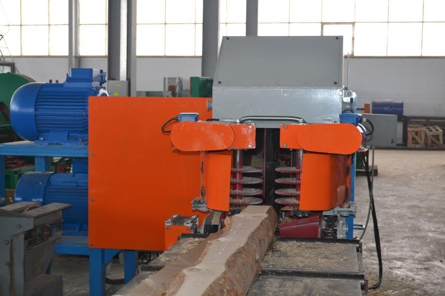 Станок дисковый двухвальный бревнопильный  с цепной подачей СБЦ- 480