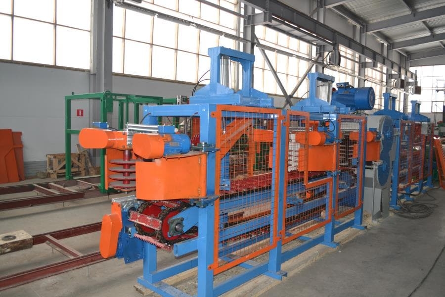 Станок дисковый двухвальный бревнопильный с гусеничной подачей СБГ-480