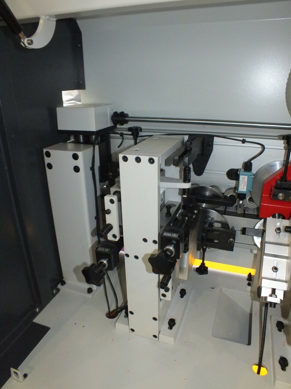 Кромкооблицовочный станок Ltt НН504