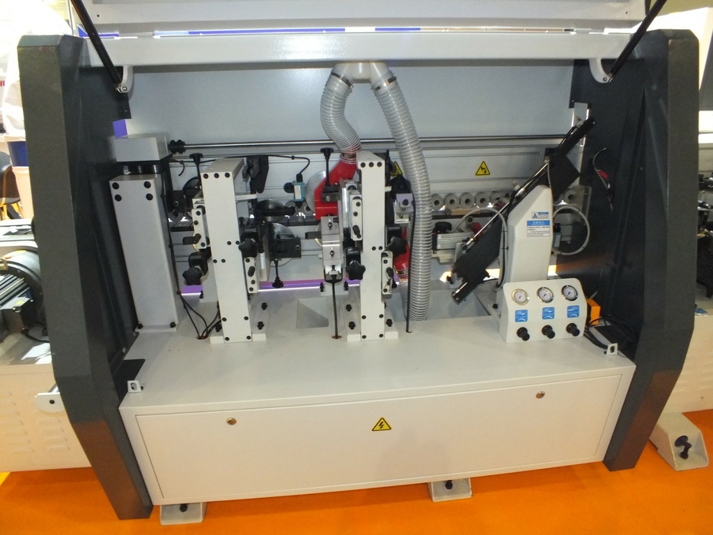 Кромкооблицовочный станок Ltt НН504