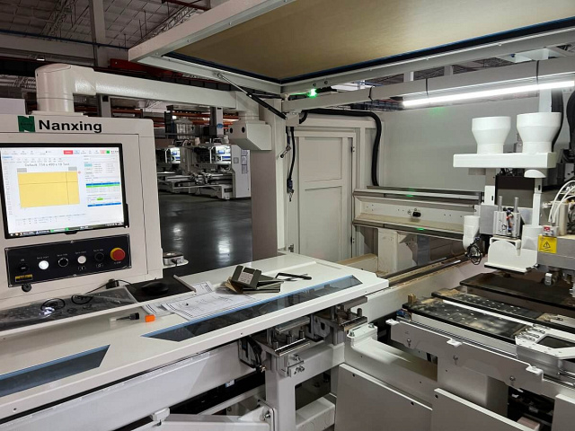 Сверлильно-присадочный центр с ЧПУ Nanxing NCB612TS