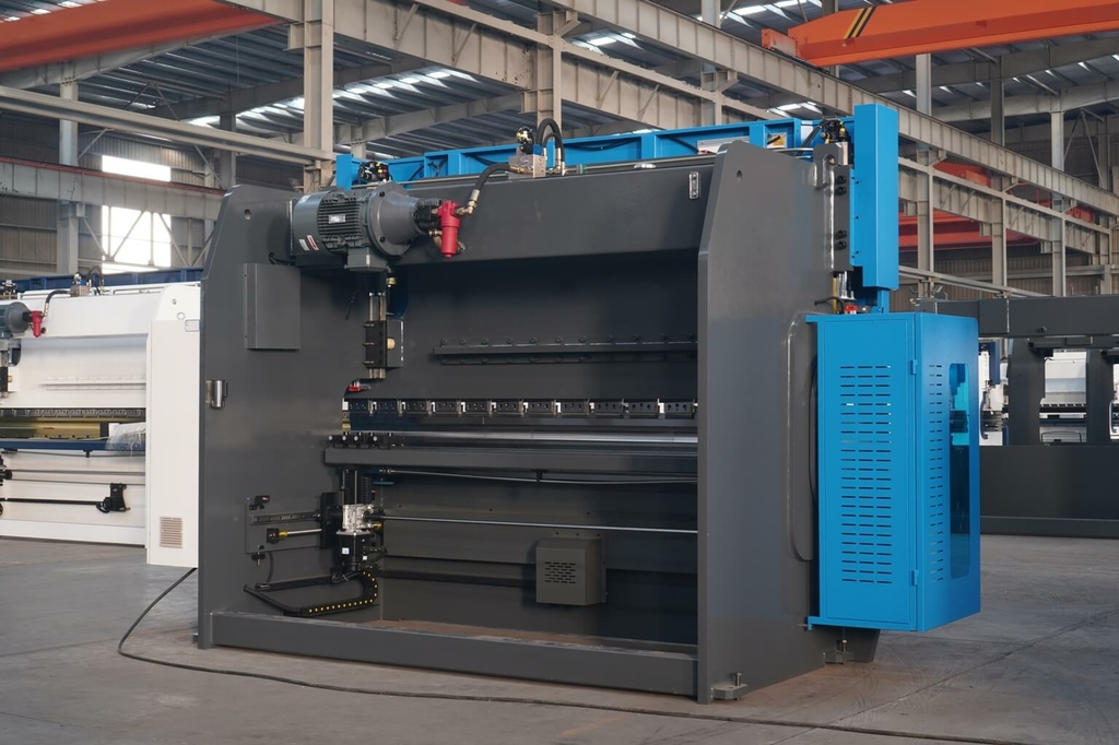 Листогибочный пресс с ЧПУ MetalTec HBС 110/2500 4+1 ЧПУ МТ-15