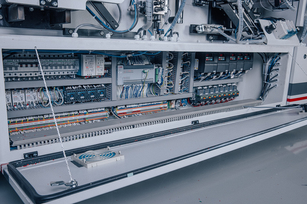 Автоматический кромкооблицовочный станок OSTERMANN 6T2R CNC