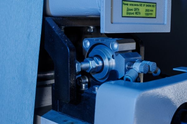 Автоматический плоскошлифовальный станок QcmacSAF1300B-3