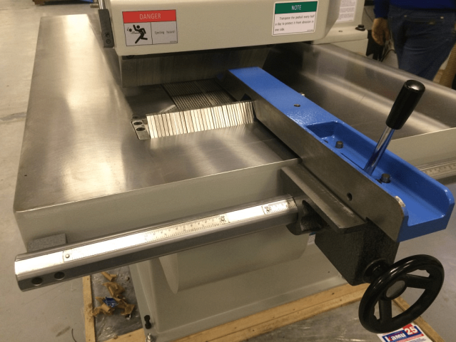 Круглопильный (прирезной) станок с автоподачей QUADRO MJ 153i