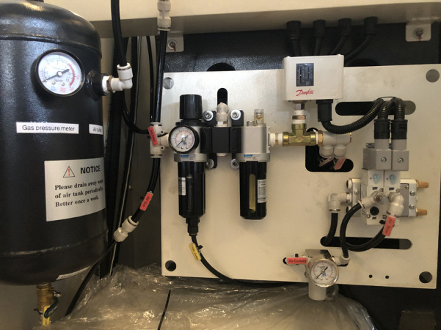 Фрезерный обрабатывающий центр 4-осевой KVL850B (SED 855) Fanuc