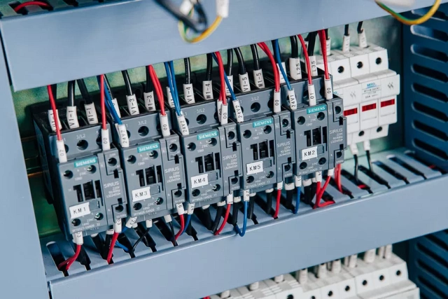 Фрезерный станок с ЧПУ Beaver 40AVLT8