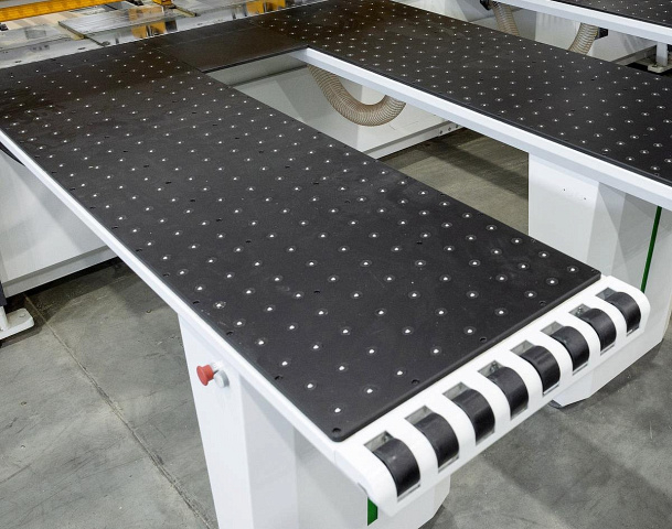 Форматно-раскроечный центр с ЧПУ с задней загрузкой Nanxing NPC330LE