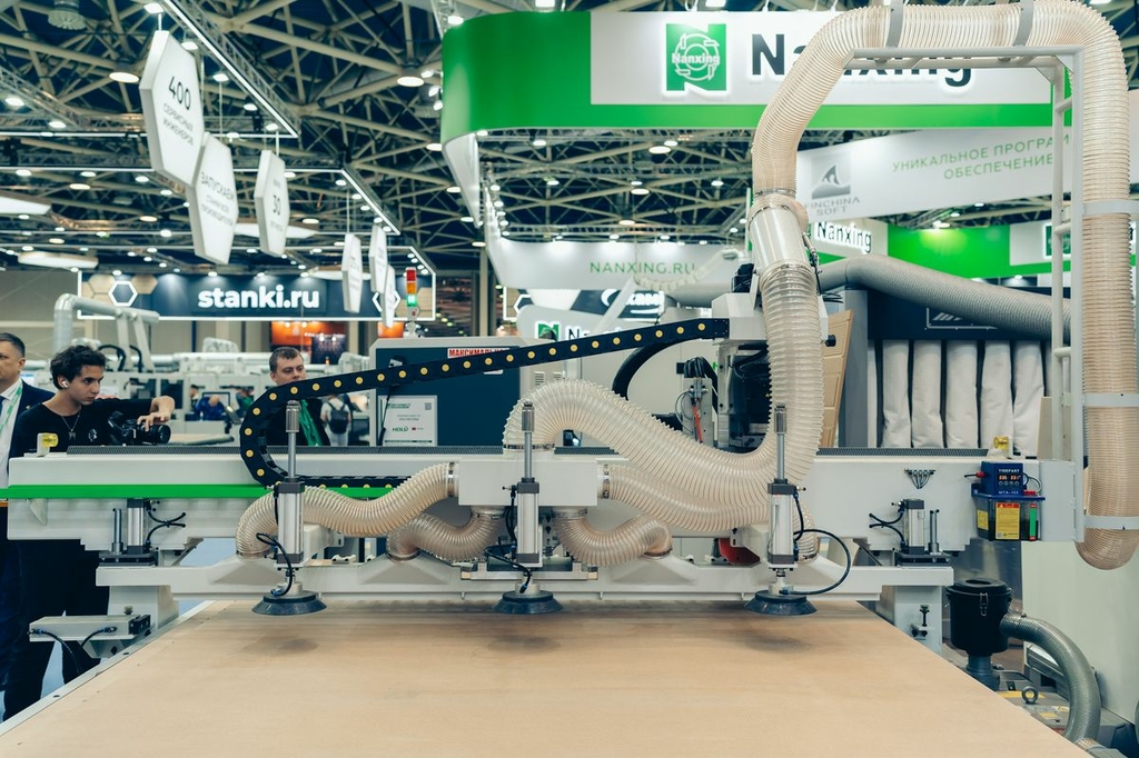 ОБРАБАТЫВАЮЩИЙ ЦЕНТР С ЧПУ HOLD HE2130GAB