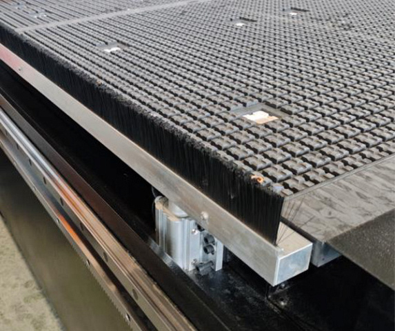 Фрезерный обрабатывающий центр с ЧПУ с автоматической сменой инструмента Filato RS 2028 BH Lab