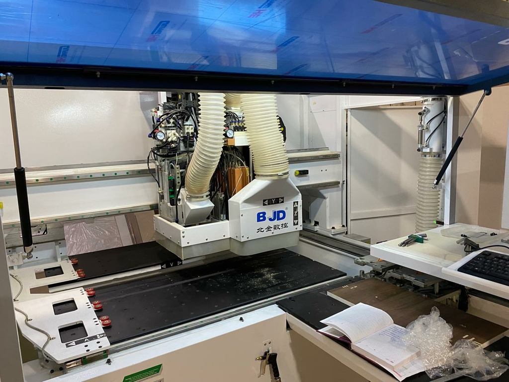 Сверлильно-присадочный станок с ЧПУ BJD P851L