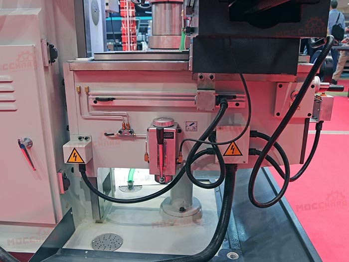 Широкоуниверсальный фрезерный станок FHU3