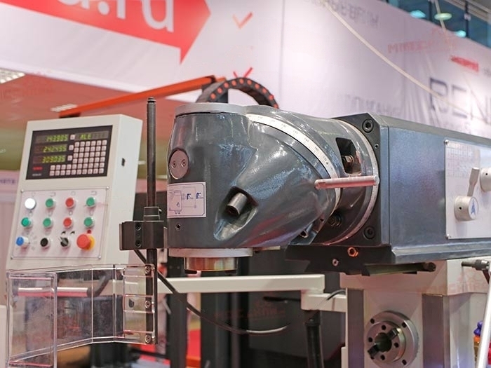 Широкоуниверсальный фрезерный станок FHU3