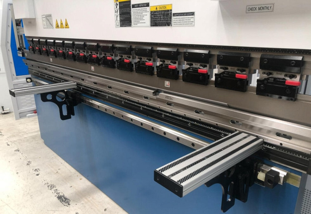 Гидравлический листогибочный пресс SMD PBC-110/2500