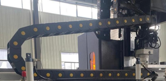 Фрезерный обрабатывающий центр с ЧПУ с автоматической сменой инструмента Filato RS 2028 DJ Lab