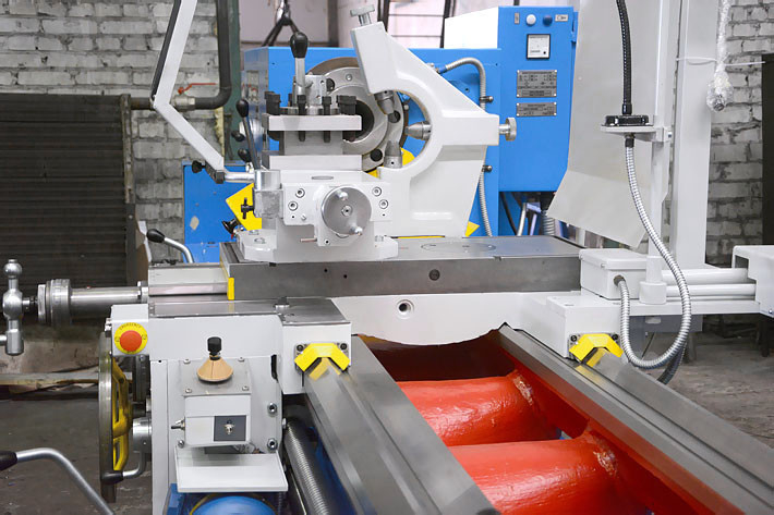 Универсальный токарный станок 16К40/3000