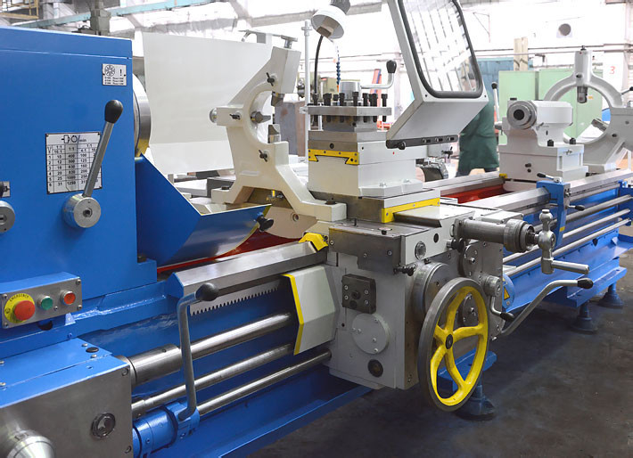 Универсальный токарный станок 16К40/3000