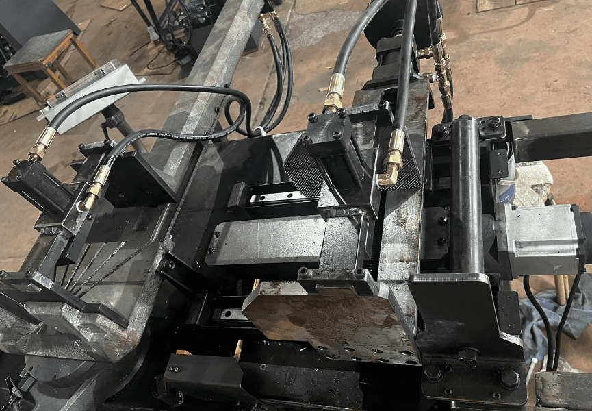 Автоматический ленточнопильный станок MetalTec BS 270 FA