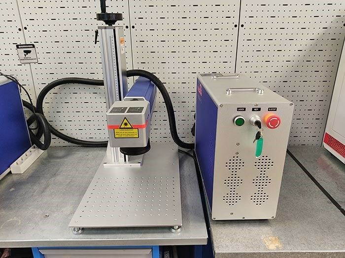 Настольный лазерный маркиратор 20W (излучатель Raycus)