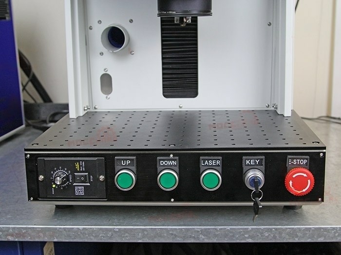 Лазерный маркиратор в защитной кабине 50W (излучатель MAX)