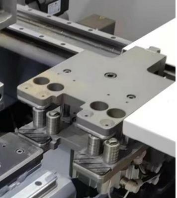 Сверлильно-присадочный станок с ЧПУ HOLD HB621GH6