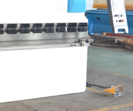 Листогибочный гидравлический пресс MetalTec HBM 100/3200М (Е22, ручная компенсация прогиба)