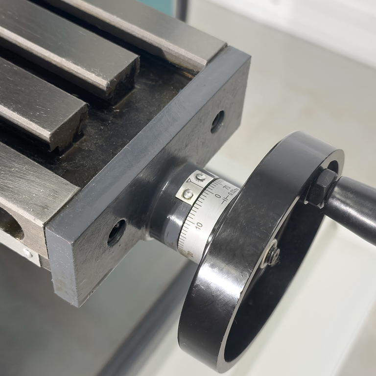 Универсальный фрезерный станок AURA FM-30U (20030100)