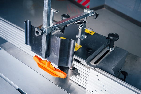 Фрезерные станки с шипорезной кареткой OSTERMANN Т 1000S