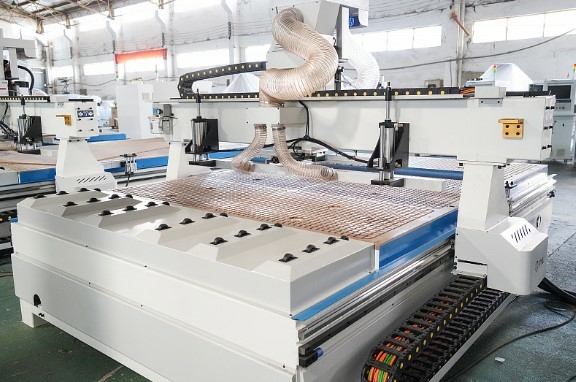 Фрезерный станок с ЧПУ JIYU CH1-16