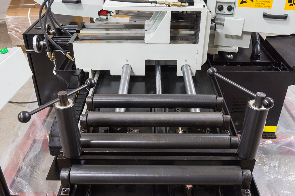 Автоматический ленточнопильный колонный станок Stalex BS-350GA (388129B)