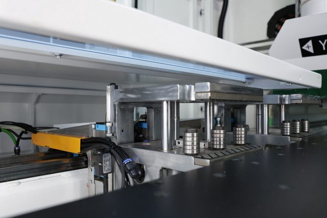 Сверлильно-присадочный центр с ЧПУ Nanxing ND612DT