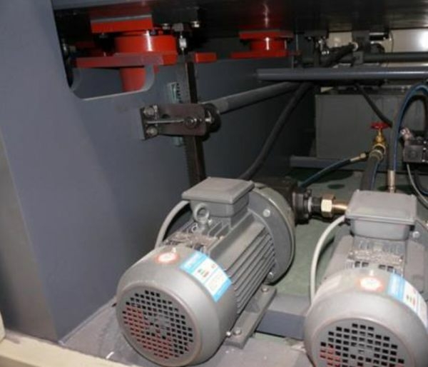 Автоматическая линия мембранно-вакуумного прессования TZM TM 3200 P2