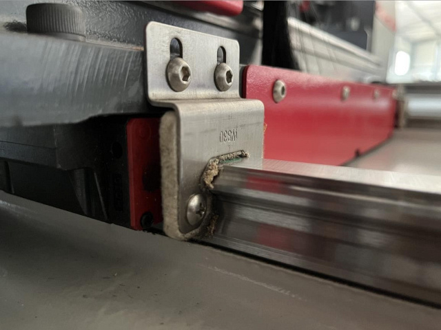 Токарный центр с ЧПУ с автозагрузкой Beaver 12D4 MAXI