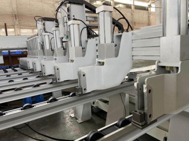 Форматно-раскроечный центр с ЧПУ Filato с задней загрузкой HP 330H