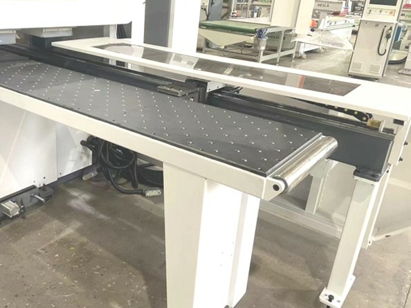 Сверлильно-присадочный станок с ЧПУ HOLD HB621JXKH6F