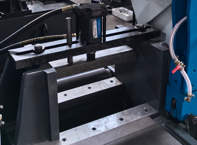 Ленточнопильный станок MetalTec MBS 330/50 CH (угол 90°)