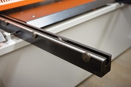 Гидравлические гильотинные ножницы ERMAKSAN HVR