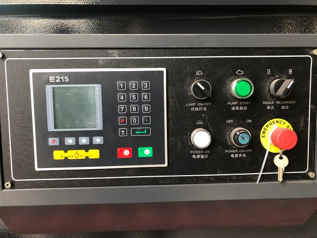 Гидравлические гильотинные ножницы KSM 12/3200