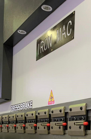 Гидравлические листогибочные прессы IRONMAC HPB-T 80/2500