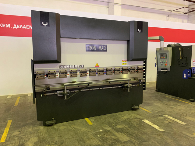 Гидравлический листогибочный пресс IRONMAC HPB-К 125/3200