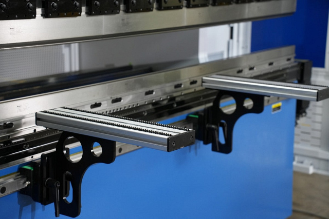 Гидравлический листогибочный пресс SMD PBC-110/2500