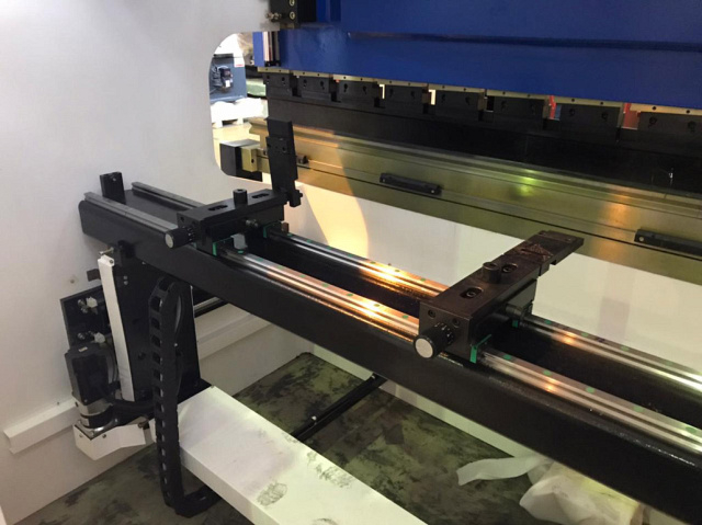 Гидравлический листогибочный пресс SMD PBA 170-3200