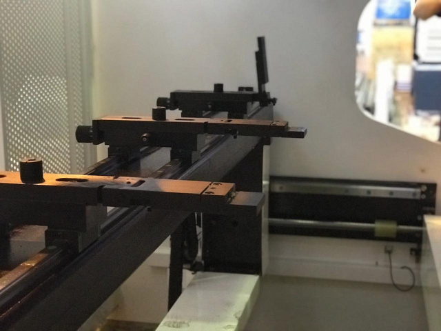 Гидравлический листогибочный пресс SMD PBA 170-3200