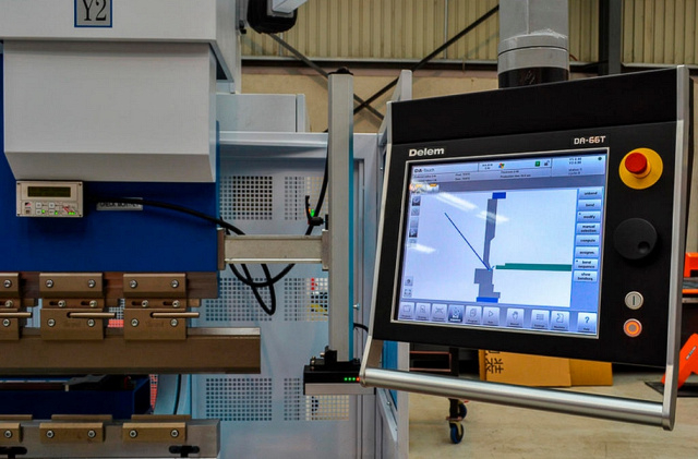 Гидравлический листогибочный пресс SMD PBH-160/4100