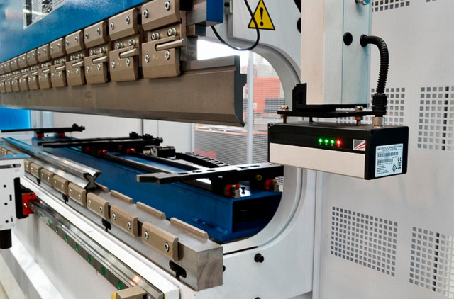 Гидравлический листогибочный пресс SMD PBH-160/4100