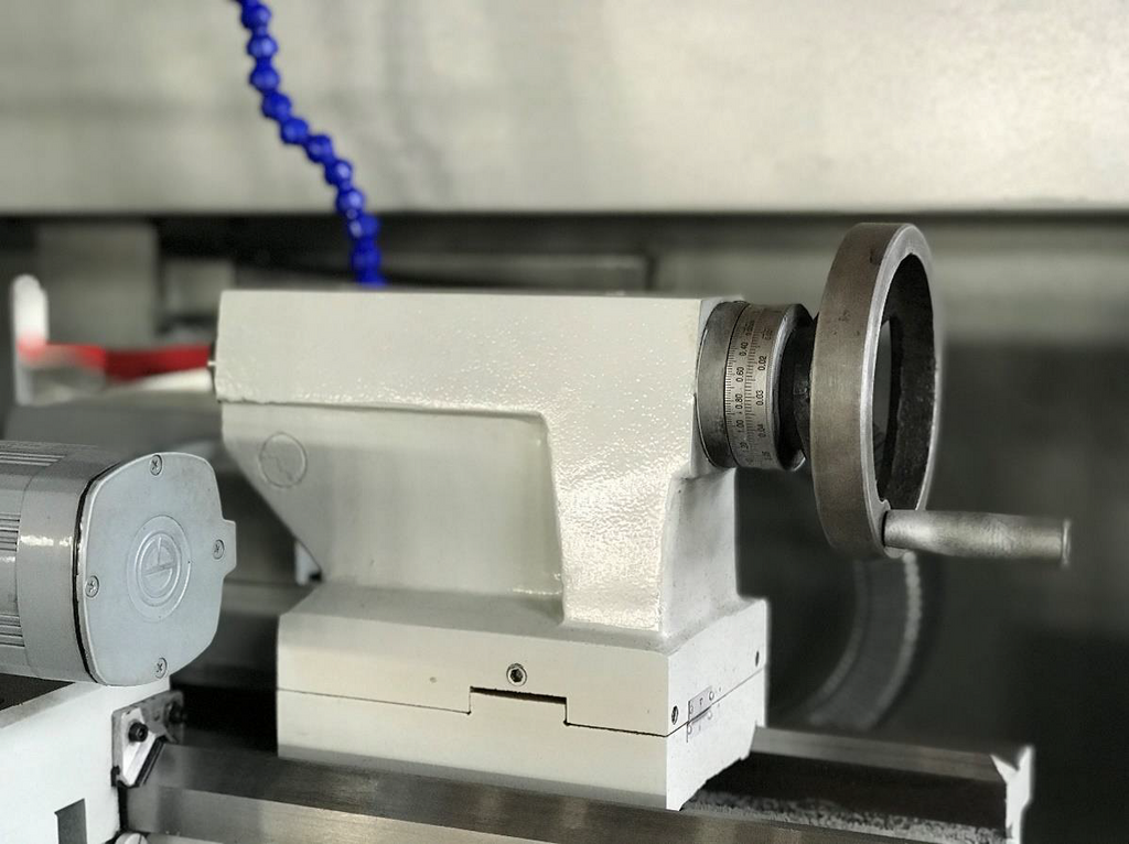 Токарный станок c ЧПУ с прямой станиной MetalTec NEXT 36x750 Pro