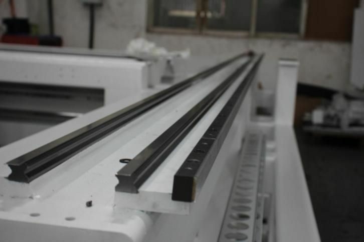 Автоматический сверлильно-присадочный станок с чпу WoodTec HBM 611L