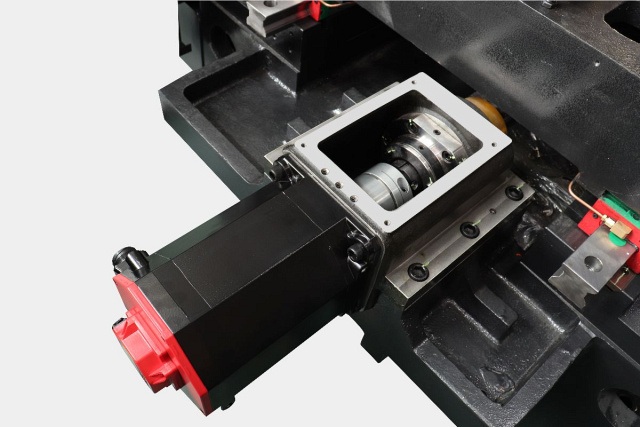 Горизонтально-фрезерный центр TRIUMPH HMT-1250