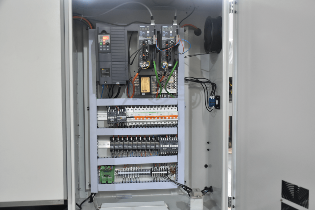 MetalTec CK 36x750 токарный станок c ЧПУ с горизонтальной станиной met584