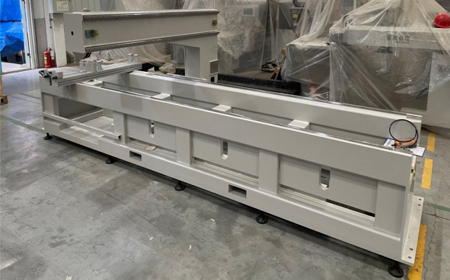 Универсальные обрабатывающие центры с ЧПУ Beaver UNIVERSAL-L TPA